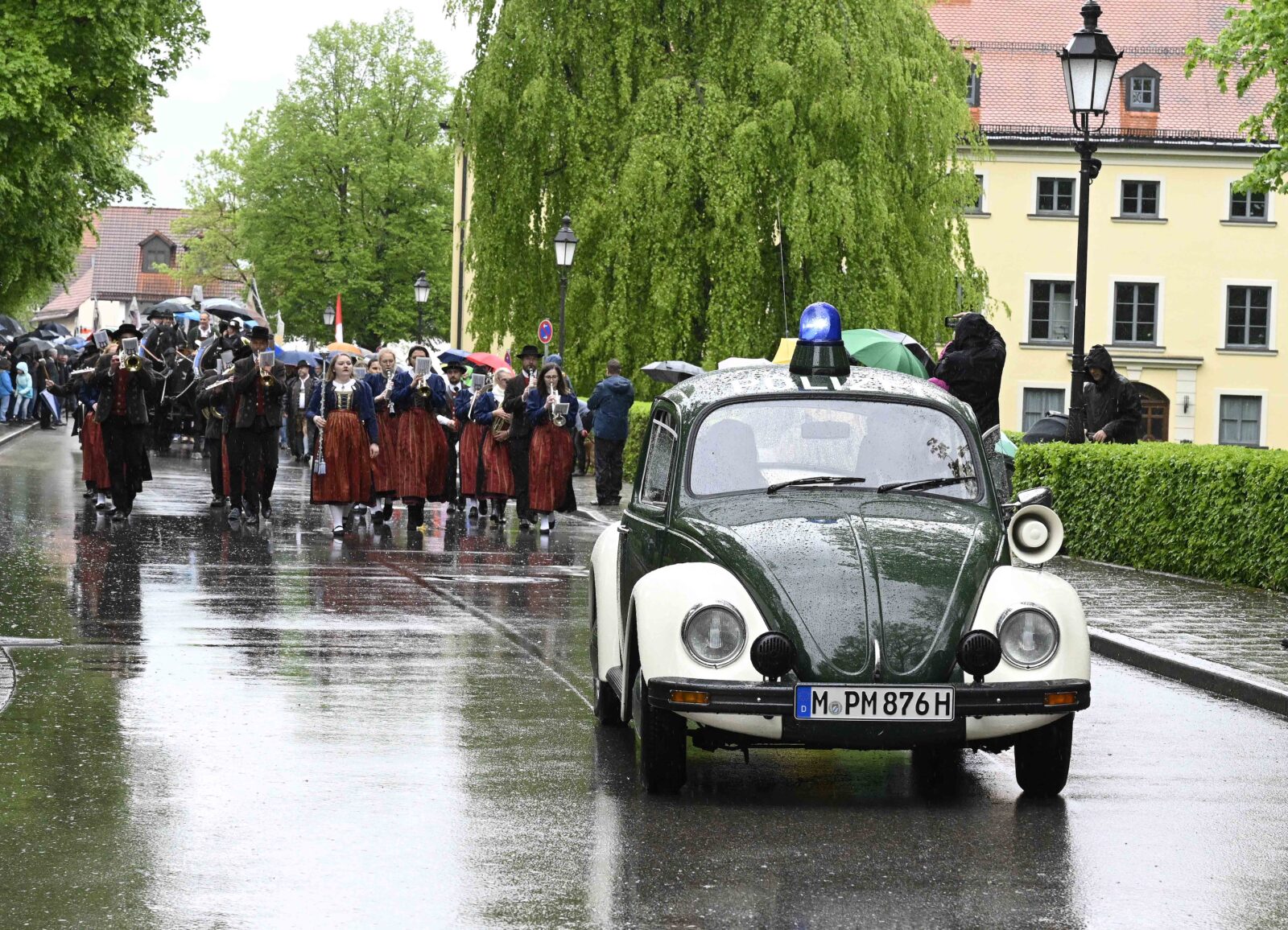 Volksfest 2023 Festzug VW Käfer Polizei