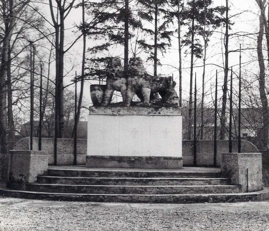 Kriegerdenkmal um 1940; Gemeindearchiv Ismaning